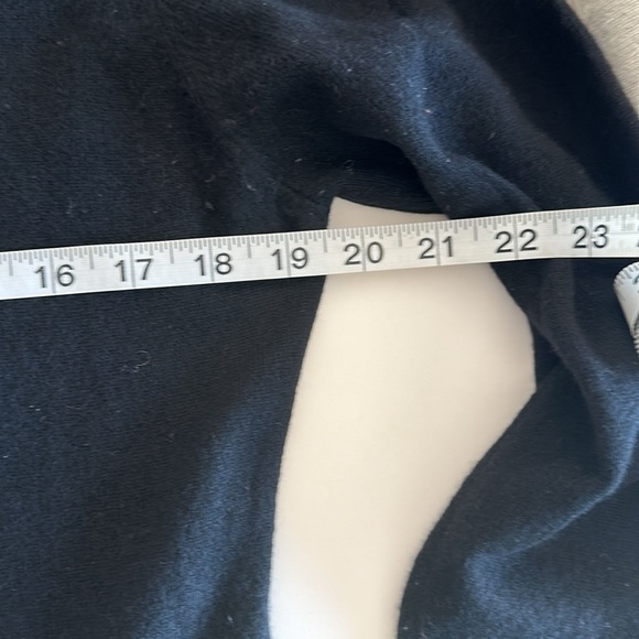 Neiman Marcus 100% Cashmere black turtleneck. - Picture 4 of 5